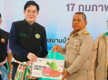 ลงพื้นที่ตรวจเยี่ยมและติดตามการดำเนินงานของศูนย์เรียนรู้การปลูกส้มโอทับทิมสยามบ้านแสงวิมานตำบลคลองน้อย อำเภอปากพนัง จังหวัดนครศรีธรรมราช โดยนายชวกิจจ์ สุวรรณคีรี รองผู้ว่าราชการจังหวัดนครศรีธรรมราช กล่าวต้อนรับพร้อมนายวิศิษฐ์ ศรีสุวรรณ์ อธิบดีกรมส่งเสริม ... พารามิเตอร์รูปภาพ 32
